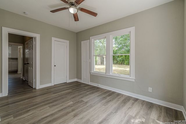 1913 Santa Anna, San Antonio, TX 78201