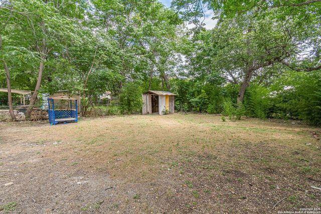 1913 Santa Anna, San Antonio, TX 78201