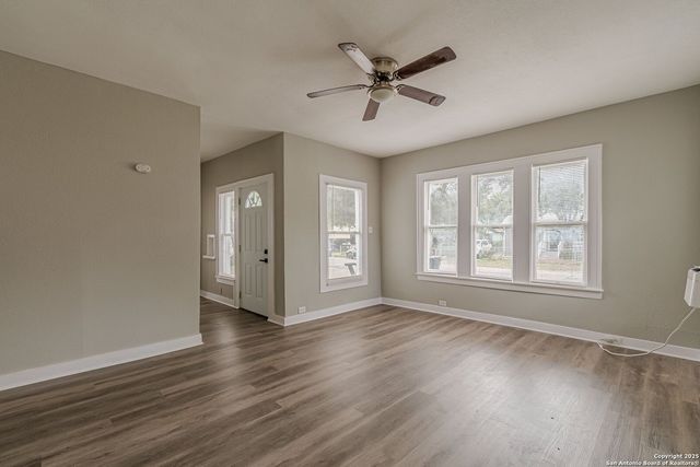 1913 Santa Anna, San Antonio, TX 78201