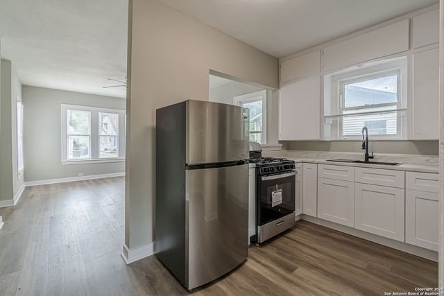 1913 Santa Anna, San Antonio, TX 78201