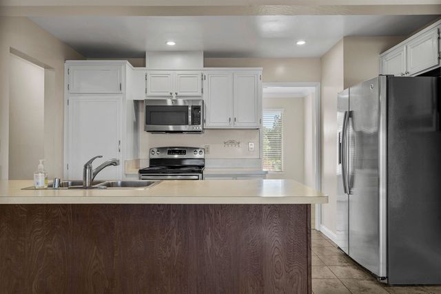 2662 Carmelita Way, Pinole, CA 94564