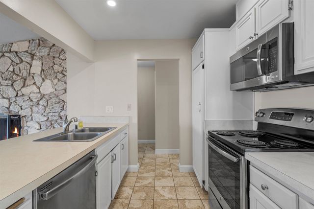 2662 Carmelita Way, Pinole, CA 94564