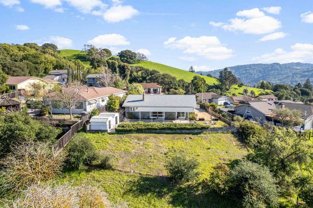 2662 Carmelita Way, Pinole, CA 94564