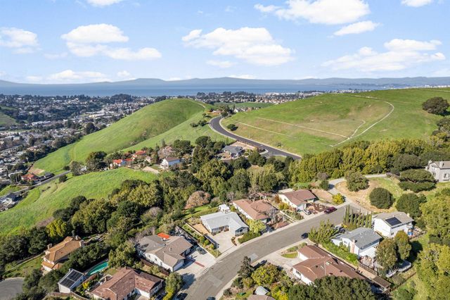 2662 Carmelita Way, Pinole, CA 94564