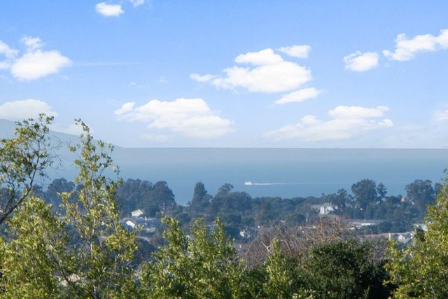 2662 Carmelita Way, Pinole, CA 94564