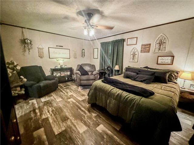 19525 50th Road, Parsons, KS 67357