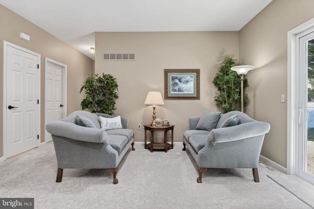 24 HICKORY ST, Palmyra, PA 17078