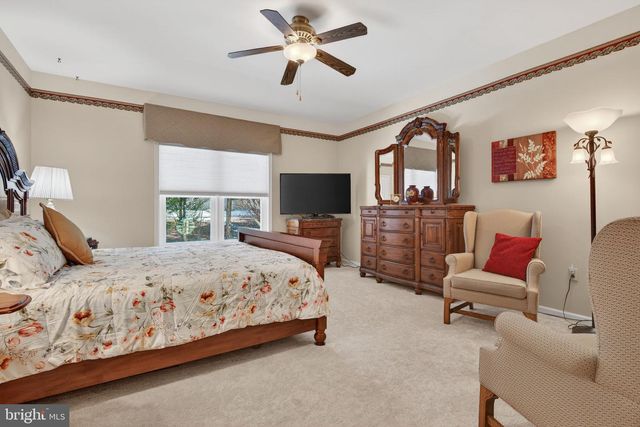 24 HICKORY ST, Palmyra, PA 17078