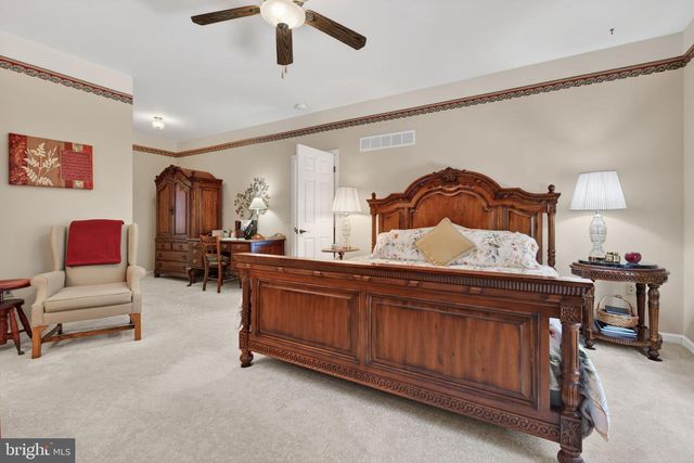 24 HICKORY ST, Palmyra, PA 17078