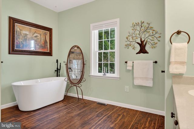 24 HICKORY ST, Palmyra, PA 17078