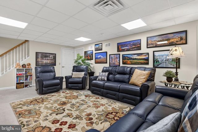 24 HICKORY ST, Palmyra, PA 17078