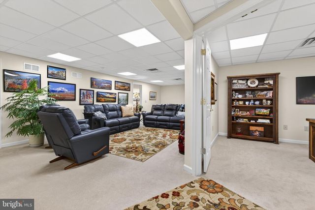 24 HICKORY ST, Palmyra, PA 17078