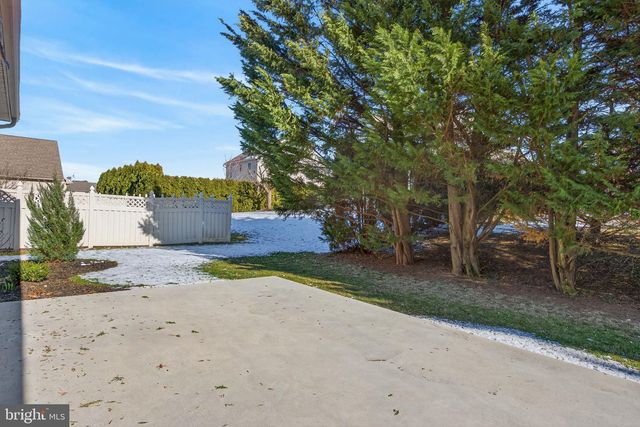 24 HICKORY ST, Palmyra, PA 17078