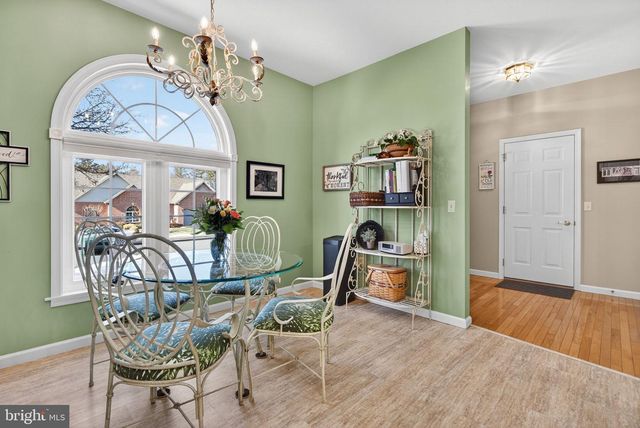 24 HICKORY ST, Palmyra, PA 17078