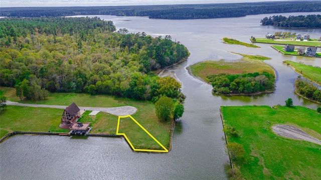 196 N Forest Drive, Huntsville, TX 77340