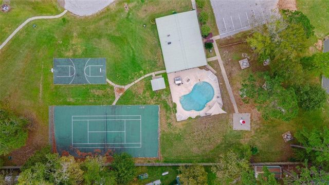 196 N Forest Drive, Huntsville, TX 77340