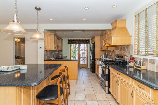 49 Winter Street, Lynbrook, NY 11563