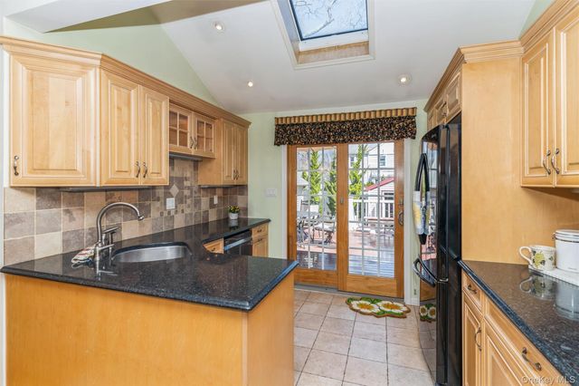 49 Winter Street, Lynbrook, NY 11563