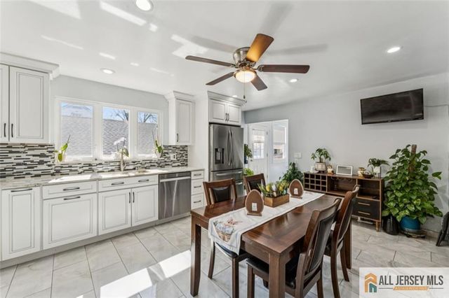 33 Safran Avenue, Edison, NJ 08837