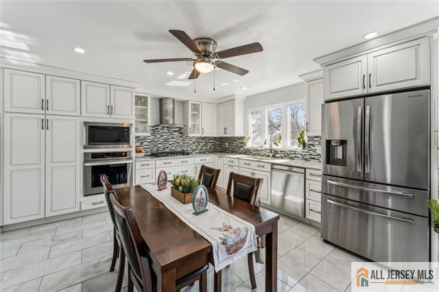 33 Safran Avenue, Edison, NJ 08837