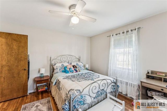 33 Safran Avenue, Edison, NJ 08837