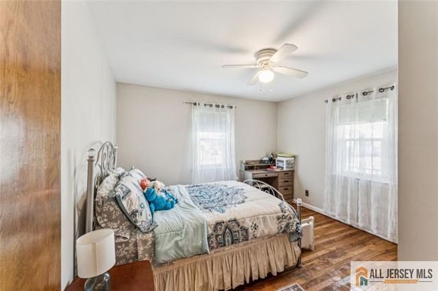 33 Safran Avenue, Edison, NJ 08837