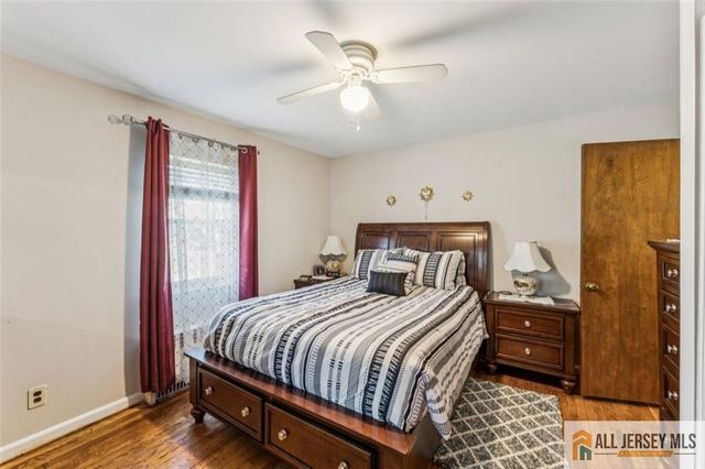 33 Safran Avenue, Edison, NJ 08837