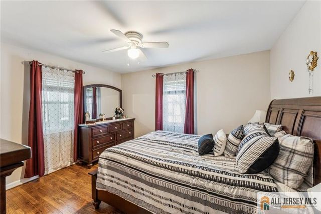 33 Safran Avenue, Edison, NJ 08837