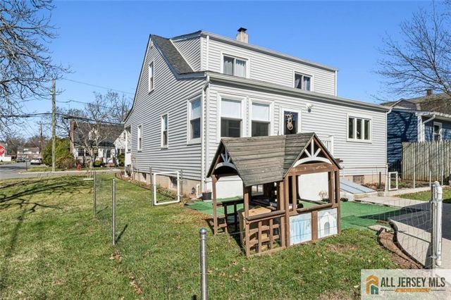 33 Safran Avenue, Edison, NJ 08837