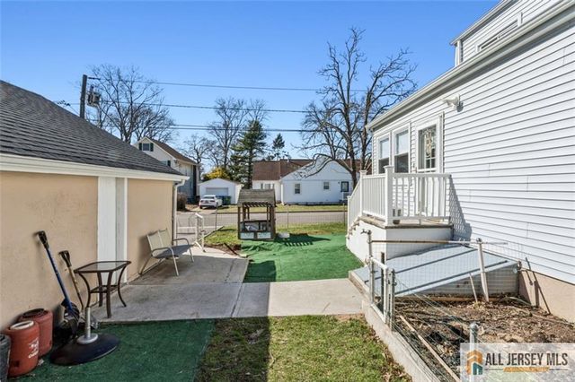 33 Safran Avenue, Edison, NJ 08837