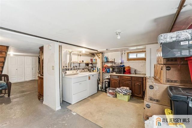 33 Safran Avenue, Edison, NJ 08837