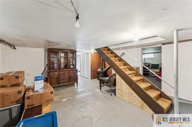 33 Safran Avenue, Edison, NJ 08837