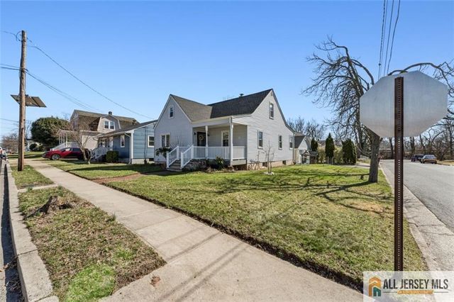 33 Safran Avenue, Edison, NJ 08837