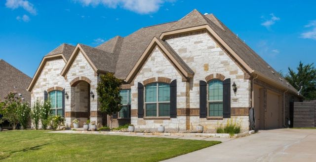 102 White Oak Drive, Krugerville, TX 76227