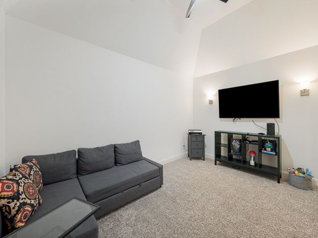 102 White Oak Drive, Krugerville, TX 76227