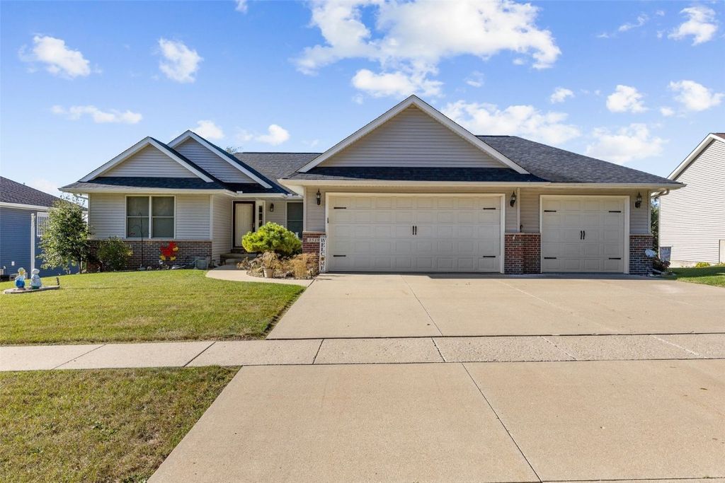 3519 Rogers Road, Cedar Rapids, IA 52405