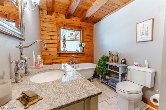 31370 Cadiz Dennison Road, Uhrichsville, OH 44683
