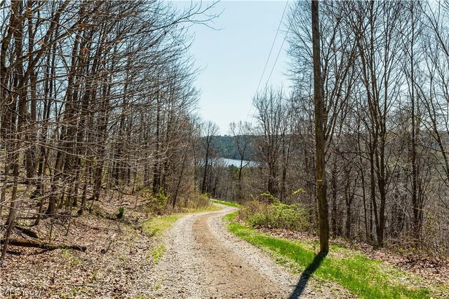 31370 Cadiz Dennison Road, Uhrichsville, OH 44683