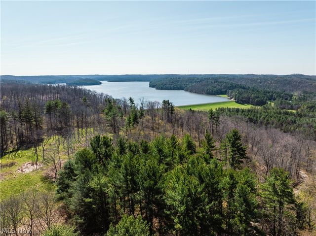 31370 Cadiz Dennison Road, Uhrichsville, OH 44683