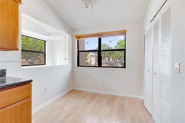 104 NW 98th Ter 104, Plantation, FL 33324