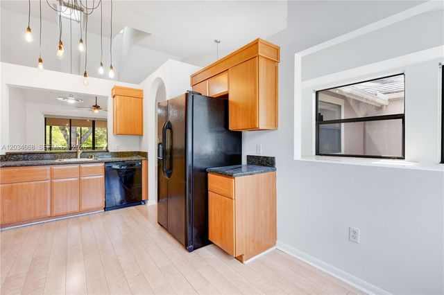 104 NW 98th Ter 104, Plantation, FL 33324
