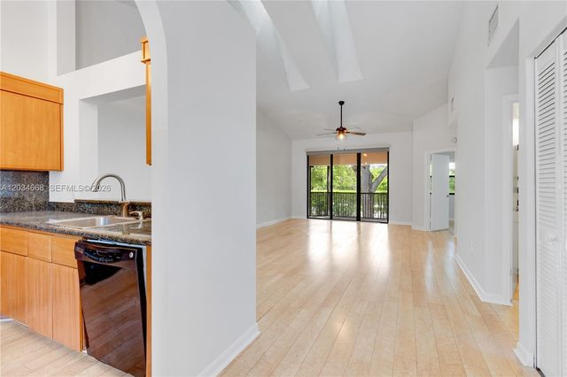104 NW 98th Ter 104, Plantation, FL 33324
