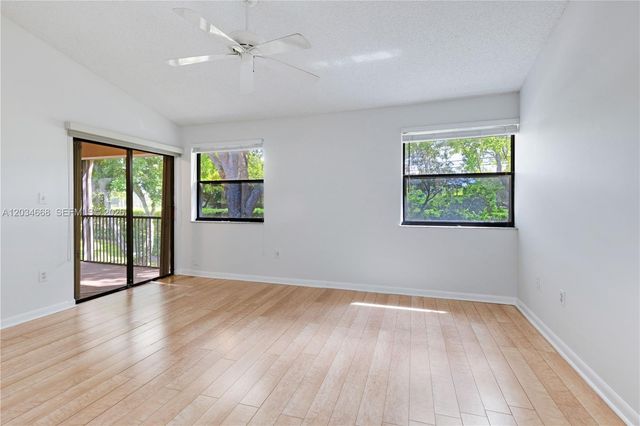 104 NW 98th Ter 104, Plantation, FL 33324