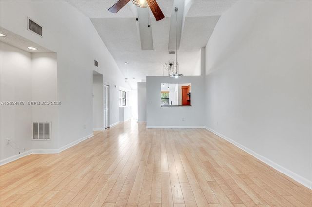 104 NW 98th Ter 104, Plantation, FL 33324