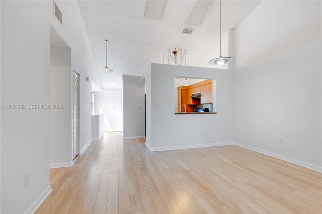 104 NW 98th Ter 104, Plantation, FL 33324