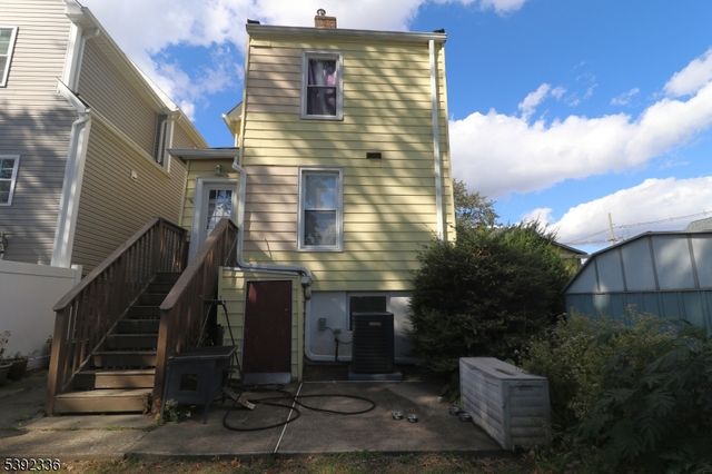 670 Devon St, Kearny Town, NJ 07032