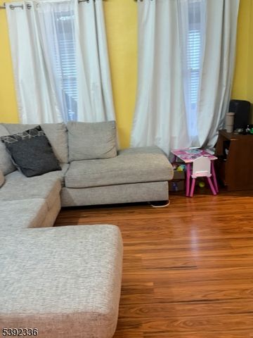 670 Devon St, Kearny Town, NJ 07032