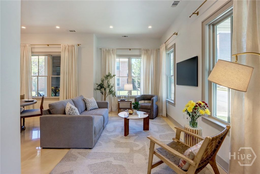 Image 10 of property listing at 1812 Habersham Street, Savannah, GA 31401