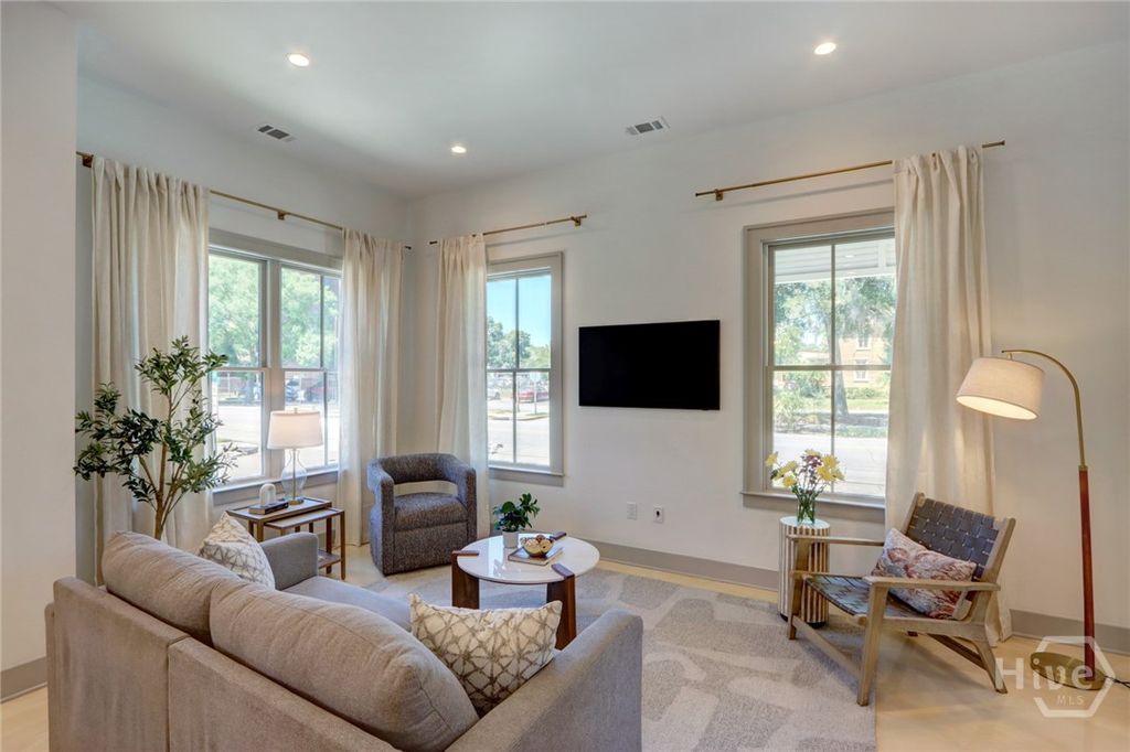 Image 11 of property listing at 1812 Habersham Street, Savannah, GA 31401