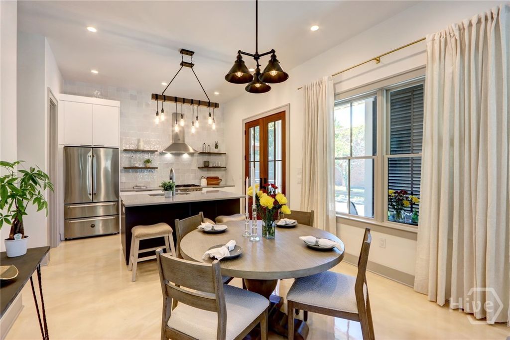 Image 15 of property listing at 1812 Habersham Street, Savannah, GA 31401